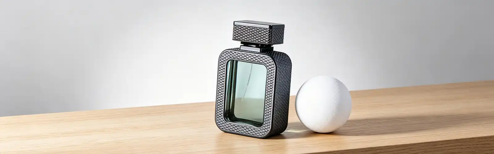 Card spray perfume bottle